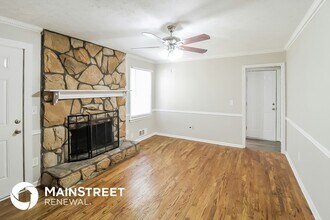 5672 Beechwood Dr SW in Stone Mountain, GA - Foto de edificio - Building Photo