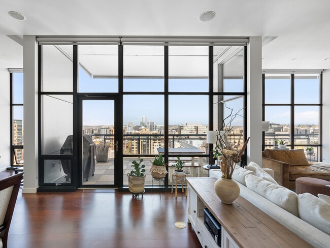 property at 1025 NW Couch St