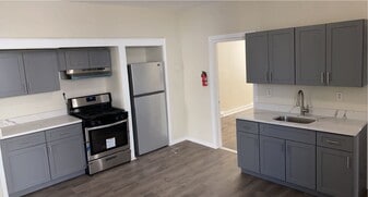 323 Marshall St in Paterson, NJ - Building Photo