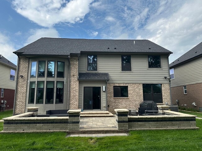 1578 Garden Park Dr in Troy, MI - Building Photo - Building Photo