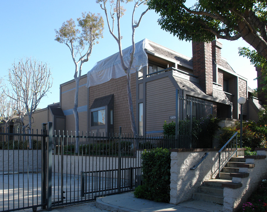 Villa Vallarta in Los Angeles, CA - Foto de edificio