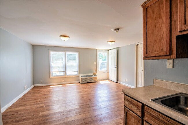 12 Garfield St-Unit -3 in Joliet, IL - Building Photo - Building Photo