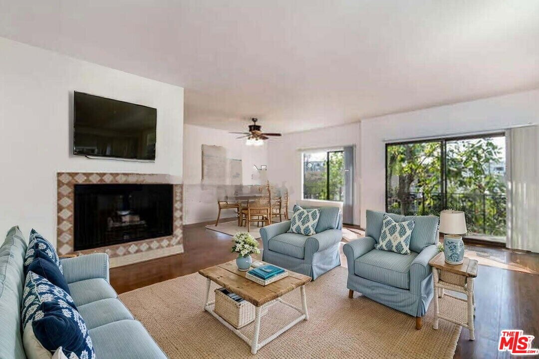 11928 Kiowa Ave in Los Angeles, CA - Building Photo