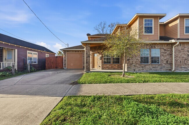 2906 Anita St in Houston, TX - Building Photo - Building Photo