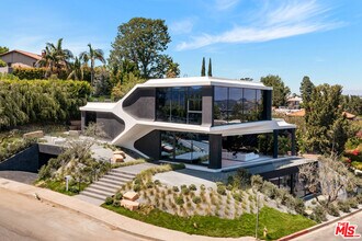 1254 Roberto Ln in Los Angeles, CA - Building Photo - Building Photo