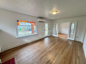 7300 N Mobile Ave in Portland, OR - Building Photo - Building Photo