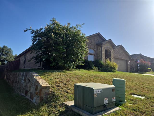 7908 Wilson Cliff Dr in White Settlement, TX - Foto de edificio - Building Photo
