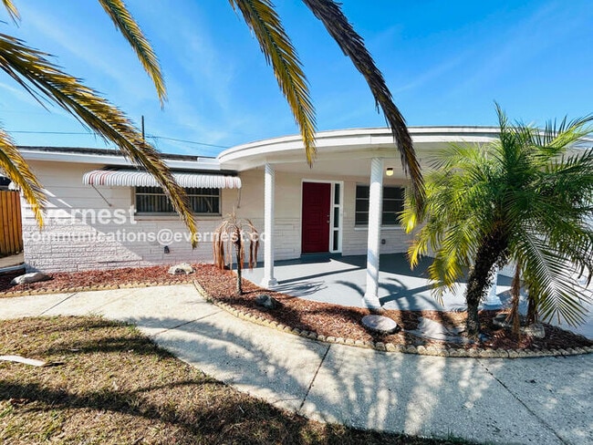 2127 Erin Dr in Holiday, FL - Building Photo - Building Photo