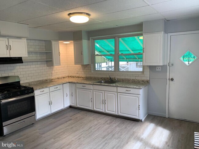 6119 Walton Ave photo'