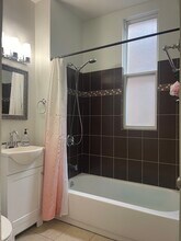 1339 N Western Ave, Unit 3 in Chicago, IL - Building Photo - Building Photo