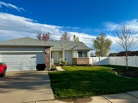 367 Seasons St in Kaysville, UT - Building Photo