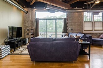 43 Charlton St in Everett, MA - Building Photo - Building Photo