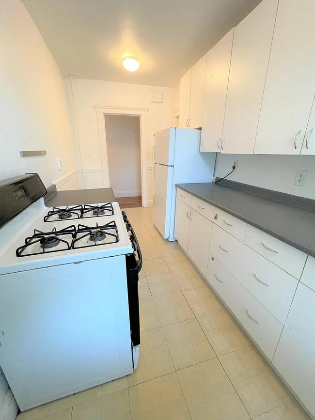 11 James St in Brookline, MA - Building Photo - Building Photo