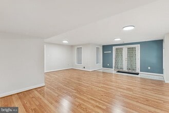 12891 Crouch Dr in Fairfax, VA - Building Photo - Building Photo