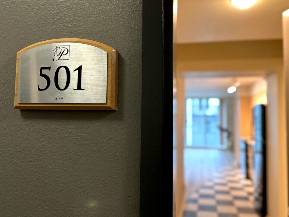 1100 106th Ave NE in Bellevue, WA - Building Photo