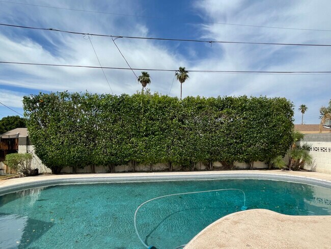 1054 E Fairmont Dr in Tempe, AZ - Building Photo - Building Photo