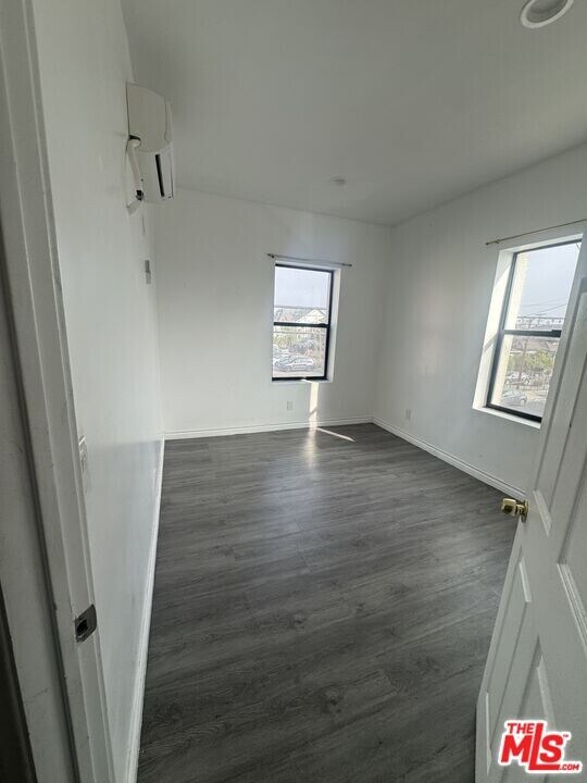 4502 S Broadway in Los Angeles, CA - Building Photo
