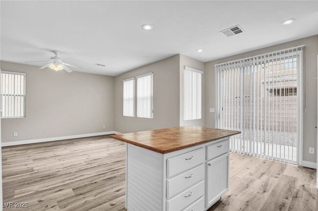 property at 4857 Eureka Diamond Ct