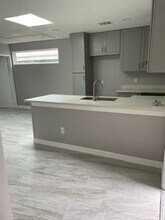 336 Van Molan St in Houston, TX - Foto de edificio - Building Photo
