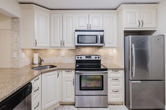 3050 NW 42nd Ave in Coconut Creek, FL - Building Photo - Building Photo