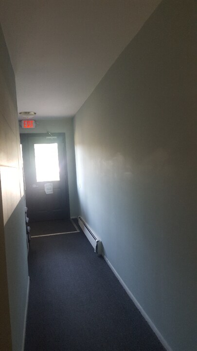 38 Woodedge Ave in Edison, NJ - Building Photo