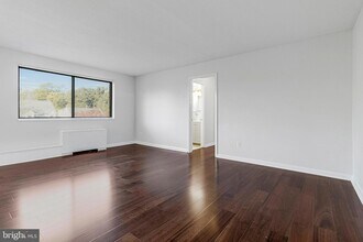 3515 Washington Blvd, Unit 414 in Arlington, VA - Building Photo - Building Photo