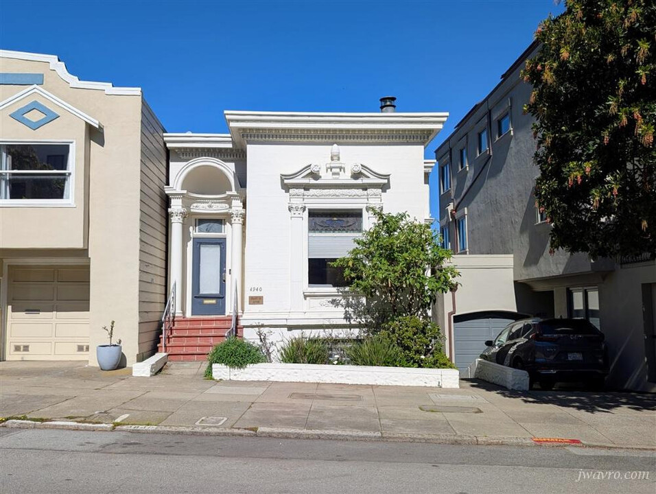 4940 17th St in San Francisco, CA - Building Photo