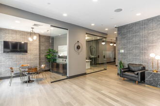 750 Summer Street in Stamford, CT - Foto de edificio - Interior Photo