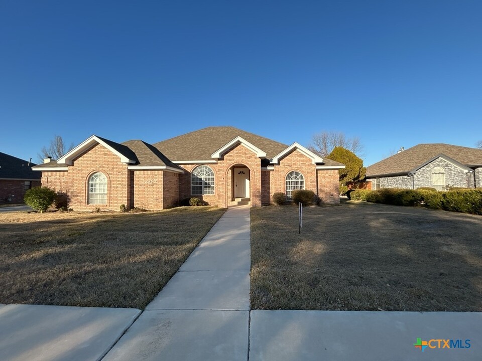 207 Cobblestone Dr in Killeen, TX - Building Photo