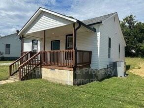 313 W Market St in Graham, NC - Building Photo - Building Photo