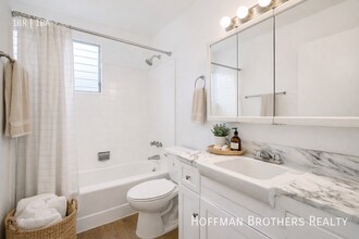7171 Lexington Ave, Unit 9 in West Hollywood, CA - Building Photo - Building Photo