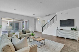 13640 McMillan Dr in Orlando, FL - Foto de edificio - Building Photo