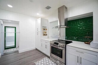 270 NW 149th St in Miami, FL - Building Photo - Building Photo