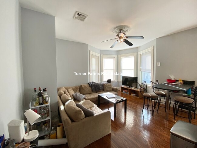 43 Hillside St, Unit 2