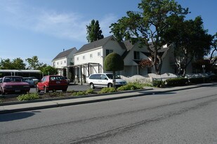 Laureola Oaks Apartments