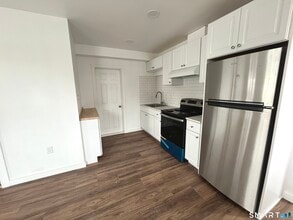 4 Orchard St in Danbury, CT - Building Photo - Building Photo