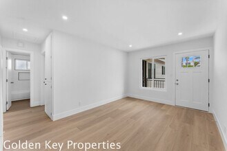 1931 S Tremont St-Unit -Unit B in Oceanside, CA - Building Photo - Building Photo