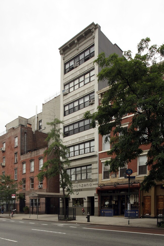 43 Second Ave in New York, NY - Foto de edificio - Building Photo