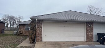 1719 S 9th St in Rogers, AR - Building Photo