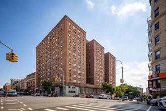 Hillview Towers in New York, NY - Foto de edificio - Building Photo