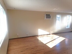 1307 SE Lafayette St in Portland, OR - Building Photo - Building Photo