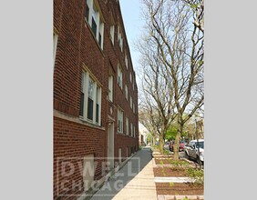 2921 W George St, Unit 1 in Chicago, IL - Building Photo - Building Photo