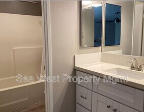 2142 Grand Ave in San Diego, CA - Building Photo - Building Photo