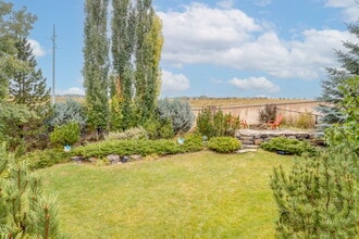 354 Discovery Ridge Way SW in Calgary, AB - Building Photo - Building Photo