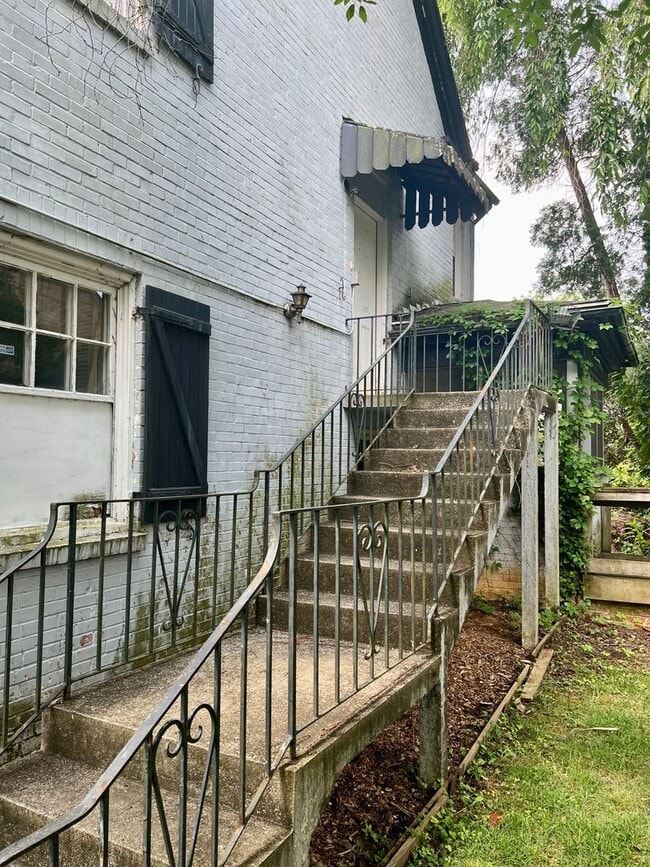501 N Justice St in Hendersonville, NC - Building Photo - Building Photo