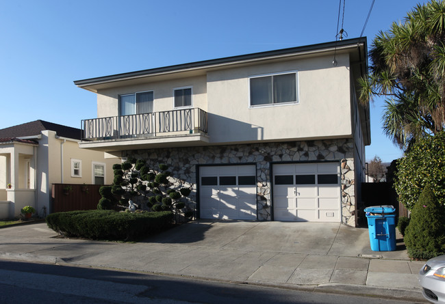 677 Easton Ave in San Bruno, CA - Building Photo - Building Photo