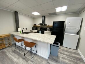 312 S 13th St, Unit 312 in Mattoon, IL - Foto de edificio - Building Photo