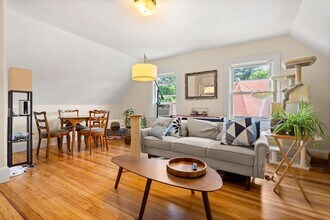 36 Willow St in Newton, MA - Building Photo - Building Photo