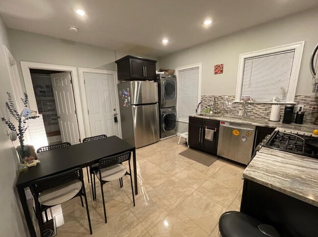 83 Newbury St in Somerville, MA - Building Photo - Building Photo