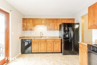 1939 Ashwood Ln in Aurora, IL - Foto de edificio - Building Photo